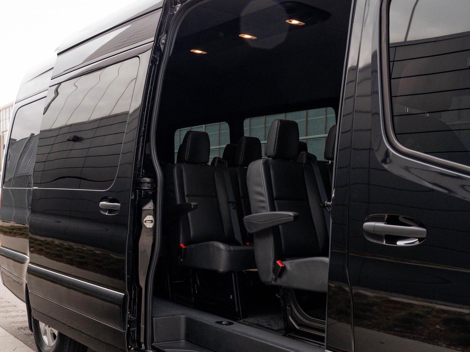 City-to-City & Cross-Border Travel private chauffeur service from Five Stars Limo in Toronto and beyond