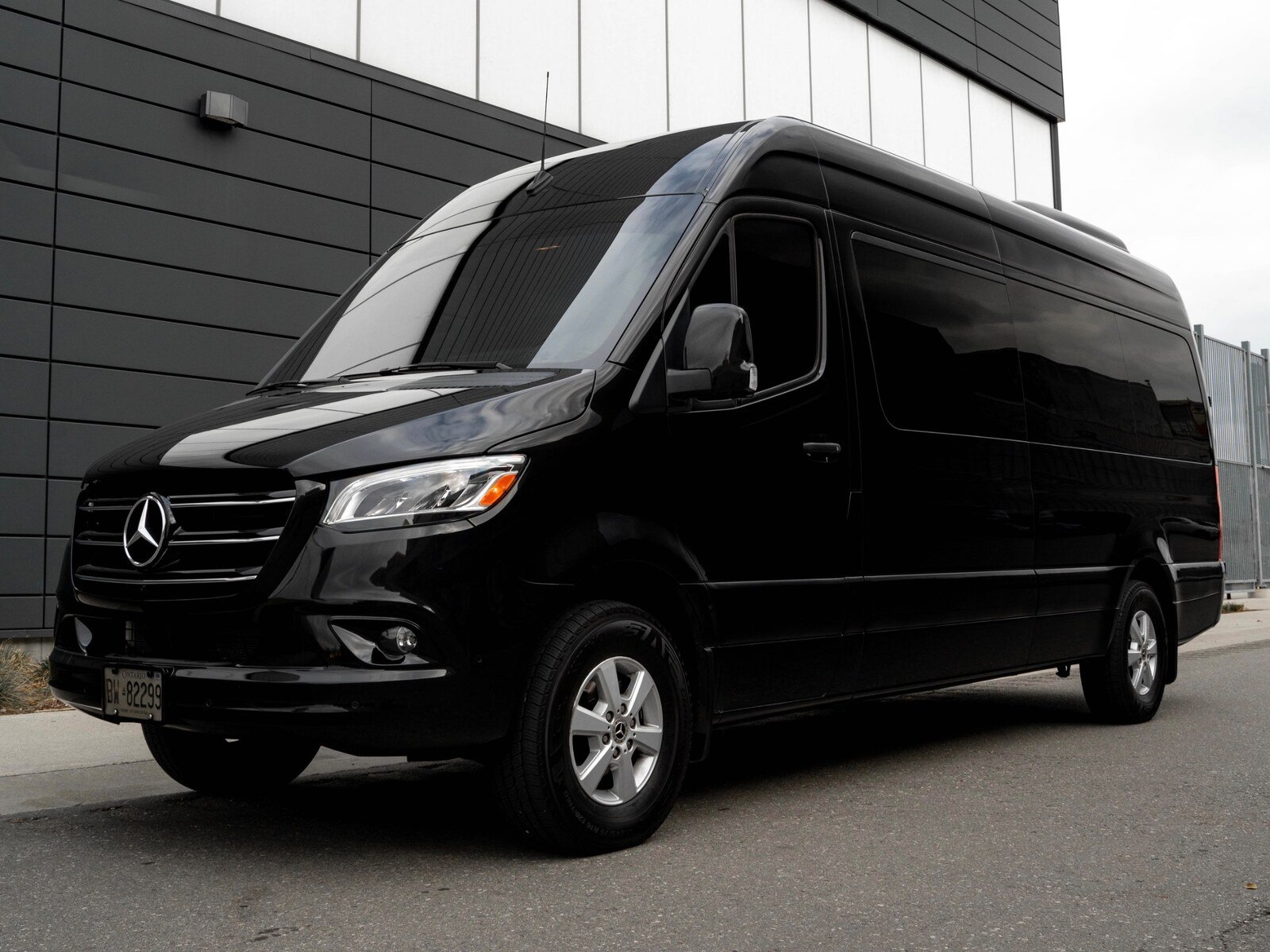 Executive Sprinter gallery view 3